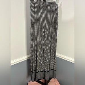 Roz & Ali wide-leg geometric print w/ elastic waist pants